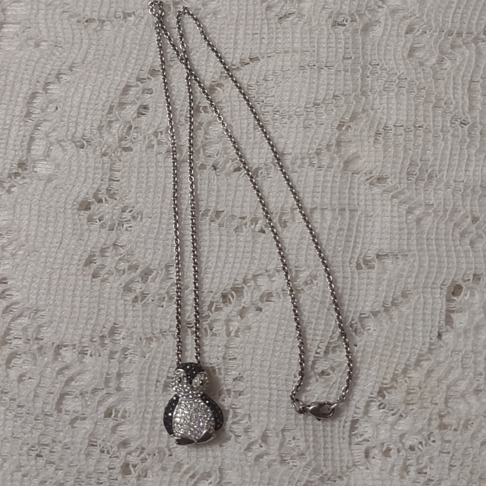 925 au Penguin Black and White Necklace